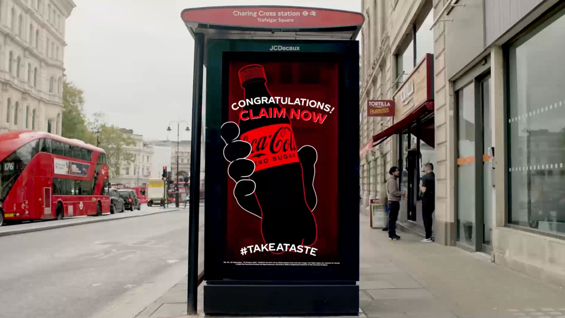 dooh-coca-cola-take-a-taste